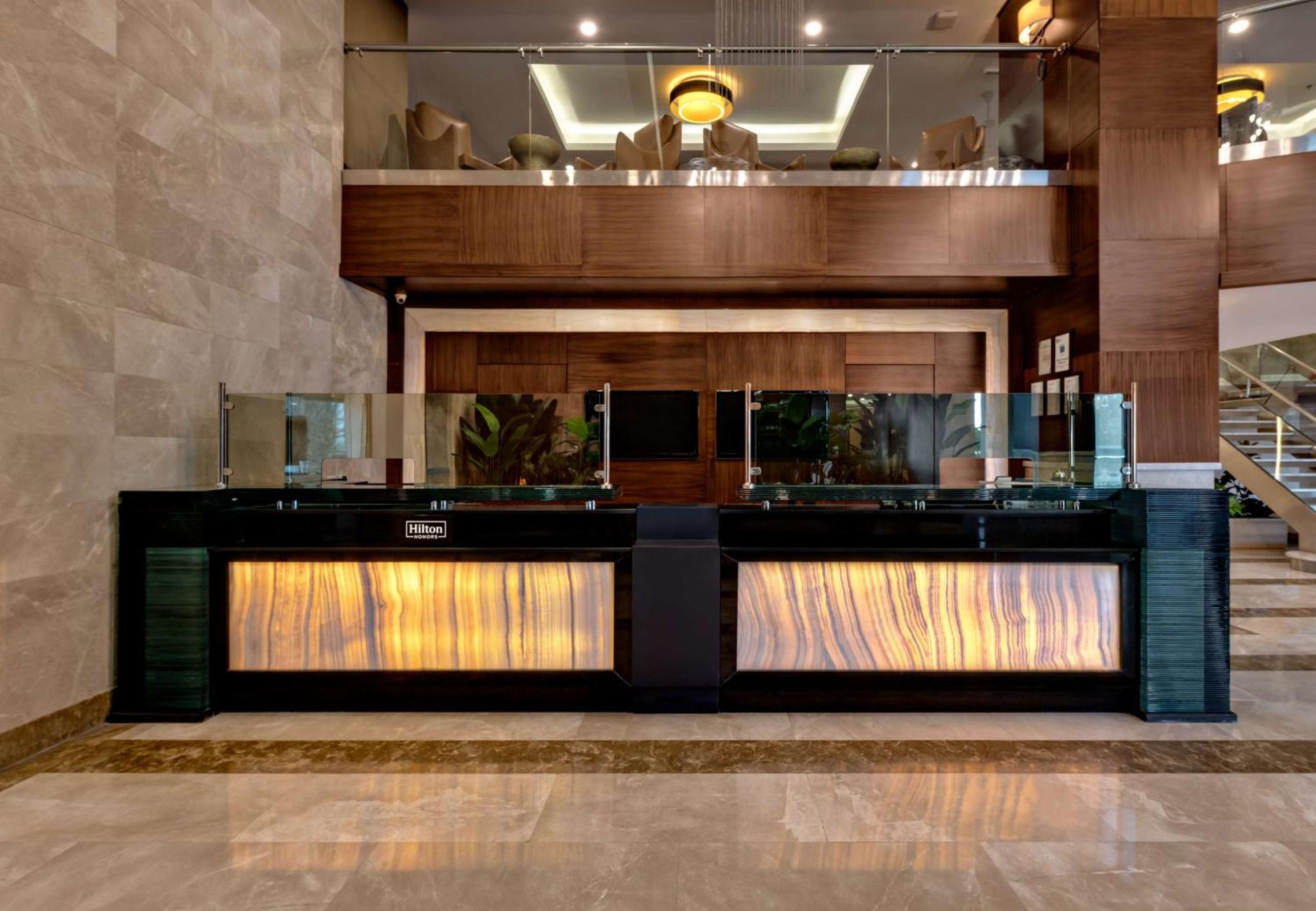 Doubletree By Hilton Van Exterior photo