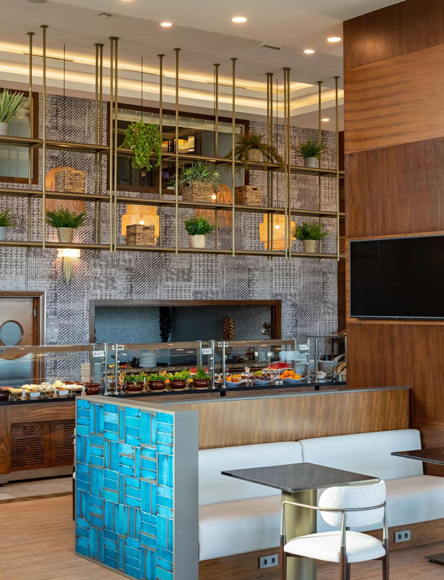 Doubletree By Hilton Van Exterior photo